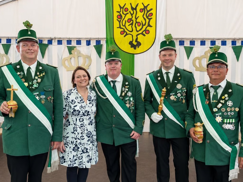 Michael Thöle erringt die Königswürde der Delbrücker Schützenbruderschaft